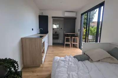 Cuisine ou kitchenette dans l'établissement Jupiter Tiny House
