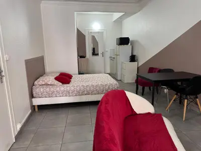 Un ou plusieurs lits dans un hébergement de l'établissement Studio SN1 - Centre-Ville Meaux - Proche Disneyland