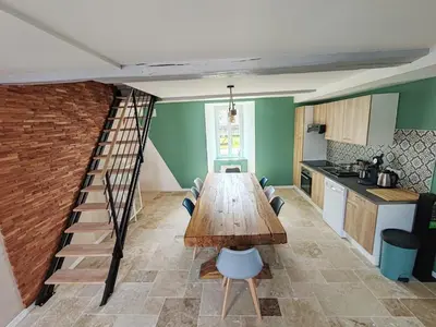 Cuisine ou kitchenette dans l'établissement Gîte de la cour Ronty