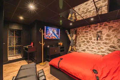 Télévision ou salle de divertissement dans l'établissement Amsterdam