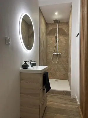 Salle de bains dans l'établissement Le Lodge