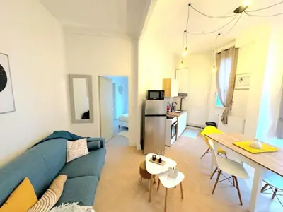 Cuisine ou kitchenette dans l'établissement Appartement charmant au pied de la Basilique
