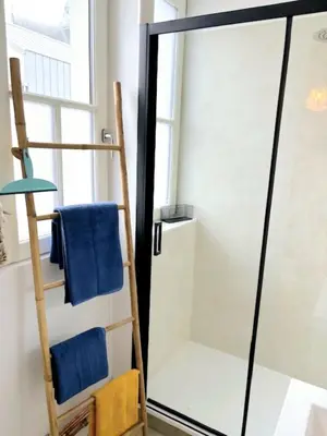 Salle de bains dans l'établissement Appartement charmant au pied de la Basilique