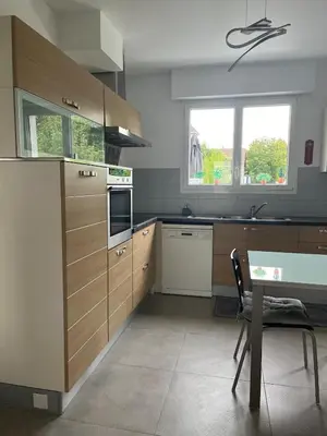 Cuisine ou kitchenette dans l'établissement Maison familiale, 3 chambres avec grand jardin, au cœur de la Champagne - proche A26-Sortie 17