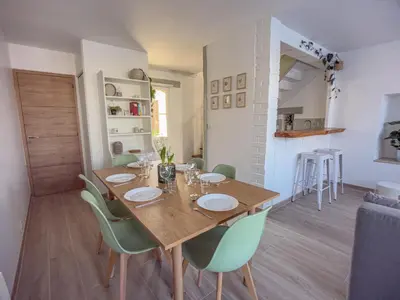 Cuisine ou kitchenette dans l'établissement New Lovely cosy house with garden