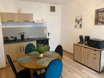 Cuisine ou kitchenette dans l'établissement Le 12 Epernay
