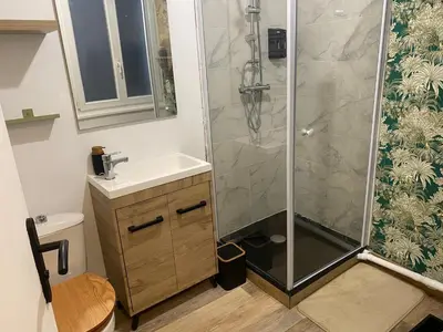Salle de bains dans l'établissement Le 12 Epernay