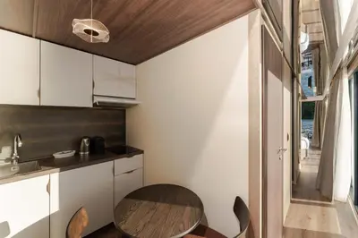 Cuisine ou kitchenette dans l'établissement L'Escale Royale La Ferté-sous-Jouarre Marne Meaux
