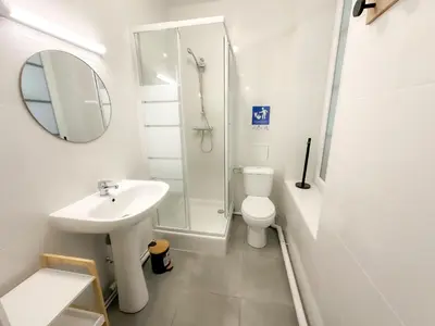 Salle de bains dans l'établissement Studio B2 - Centre-Ville Meaux - Proche Disneyland
