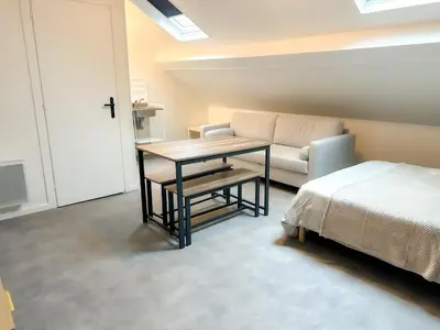 Un ou plusieurs lits dans un hébergement de l'établissement Studio B6 - Centre-Ville Meaux - Proche Disneyland