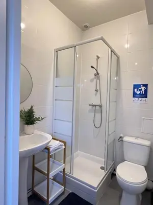 Salle de bains dans l'établissement Studio B6 - Centre-Ville Meaux - Proche Disneyland