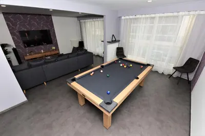 Billard dans l'établissement Le Ray's Inn