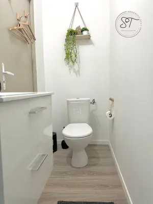 Salle de bains dans l'établissement Cosy Studio 4 - Serene Escape