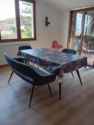 Coin salon dans l'établissement Les Hirondelles