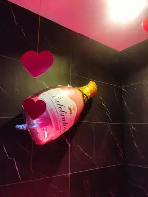 Boissons dans l'établissement Le CoEuR du ViGnObLe Capacité 16 personnes max Venez partager un moment agréable en famille amis couples jeux Pétanque jacuzzi