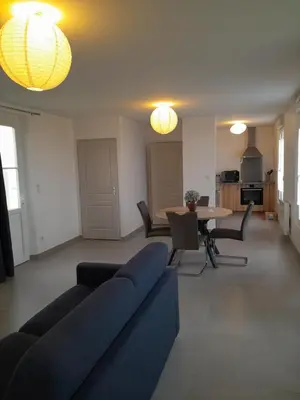 Coin salon dans l'établissement Agréable maison à Antheuil Portes