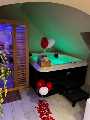 Plan de l'établissement Bulle romantique privé avec Jaccuzi et Sauna