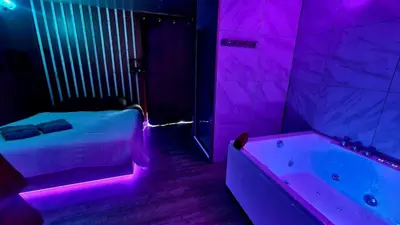 Plan de l'établissement L&A Home and Spa, baignoire jacuzzi
