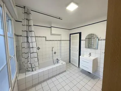 Salle de bains dans l'établissement Logement 1 à 5 personnes
