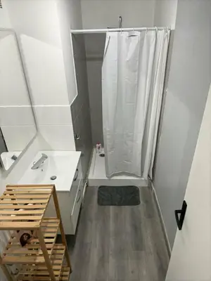 Salle de bains dans l'établissement Séjourner chez Roto