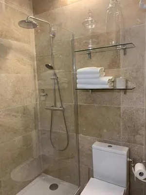 Salle de bains dans l'établissement La Suite Carmen - Hypercentre de Reims
