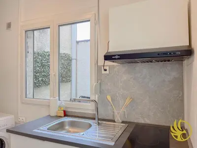 Cuisine ou kitchenette dans l'établissement Le Spacieux, Gare et Centre, Idéal Pro