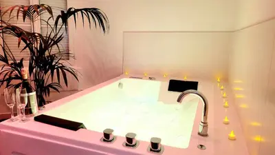 Plan de l'établissement Appart SPA 80m2 avec terrasse balcon jacuzzi et sauna privatif en hyper centre Place Drouet d'Erlon
