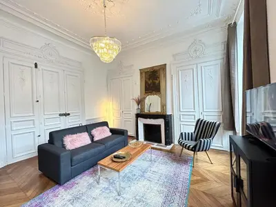 Coin salon dans l'établissement Libergier superbe T2 à côté de la cathédrale