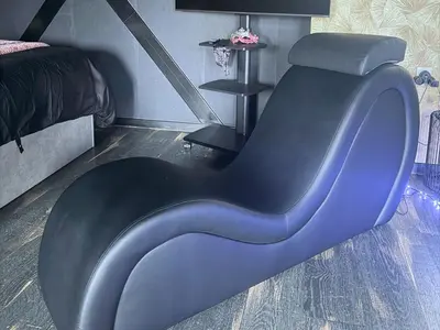 Coin salon dans l'établissement Love Room intime - Sauna infrarouge - Hmm OH Oui