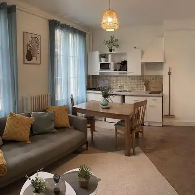 Bright and renovated 2-room apartment