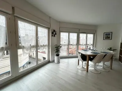 Coin salon dans l'établissement E Mercier magnifique grand T2 à deux pas du centre