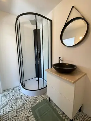 Salle de bains dans l'établissement Jolie duplex avec vue sur forêt