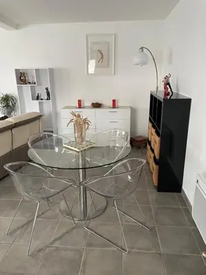 Cuisine ou kitchenette dans l'établissement Maison agréable de 51 m2