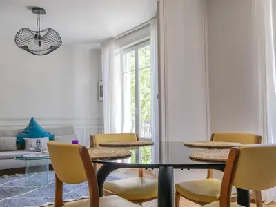 Coin salon dans l'établissement Appartement au pied de la Cathédrale - Reims Centre