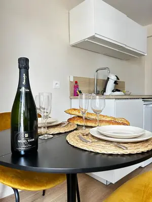 Boissons dans l'établissement E5 Reton T2 chic et confortable au coeur d Epernay