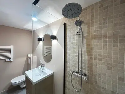 Salle de bains dans l'établissement E5 Reton T2 chic et confortable au coeur d Epernay