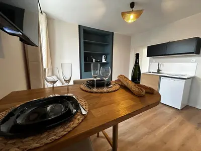 Cuisine ou kitchenette dans l'établissement E2 Reton Studio Cosy proche du centre-ville
