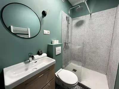 Salle de bains dans l'établissement E2 Reton Studio Cosy proche du centre-ville
