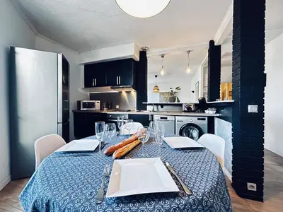 Cuisine ou kitchenette dans l'établissement Une bulle en champagne T3 hyper centre avec balcon
