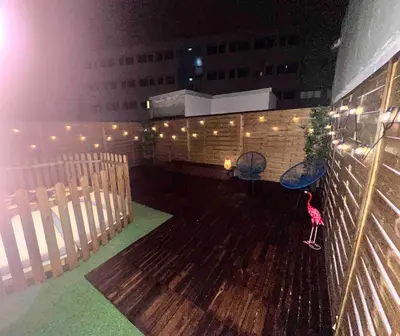 Balcon ou terrasse dans l'établissement Magic suite avec Balnéo, Sauna et terrasse