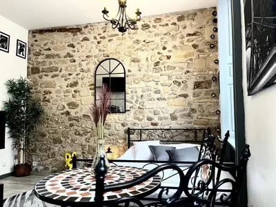 Coin salon dans l'établissement capucin 2 super studio au pied de la cathédrale