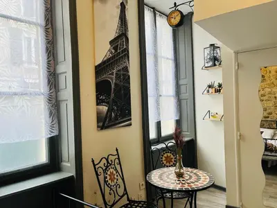 Coin salon dans l'établissement capucin 2 super studio au pied de la cathédrale