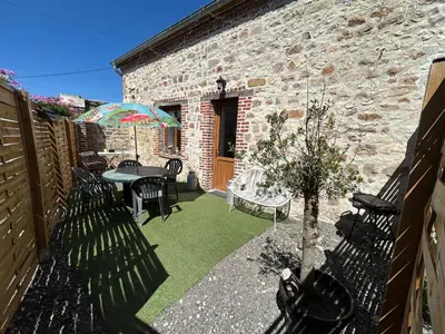 Jardin de l'établissement Jolie maisonnette