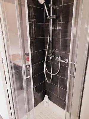 Salle de bains dans l'établissement Chez Dogoré
