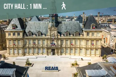 Vue générale sur Reims ou vue de la ville depuis l'appartement