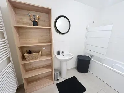 Salle de bains dans l'établissement Le Gîte de la Forêt Montmacq