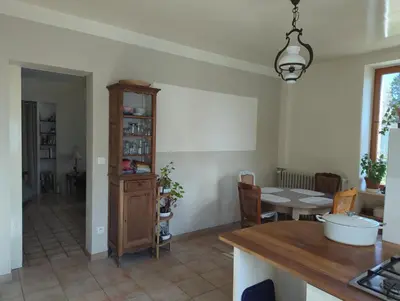 Cuisine ou kitchenette dans l'établissement Les Roises