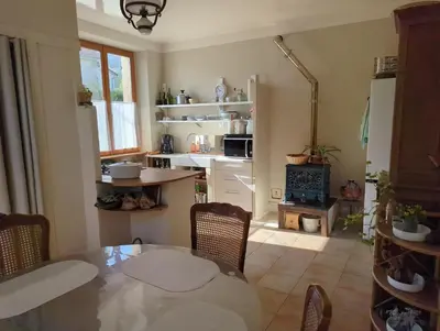 Cuisine ou kitchenette dans l'établissement Les Roises