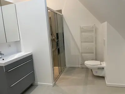 Salle de bains dans l'établissement APPARTEMENT MODERNE DANS FERME DU 13éme SIECLE