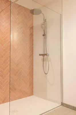 Salle de bains dans l'établissement L'étape Pinot Meunier